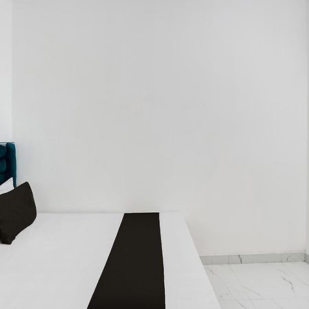 Super Hotel O Burari ニューデリー エクステリア 写真
