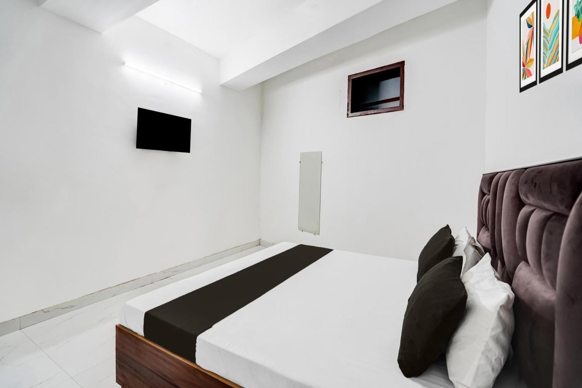 Super Hotel O Burari ニューデリー エクステリア 写真